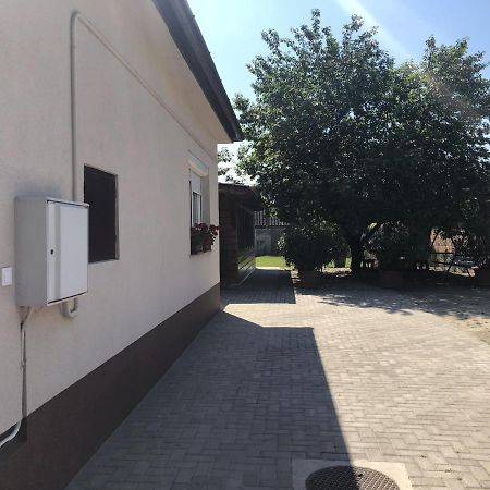 Ferienwohnung Bettina Vendeghaz Kiskoros Exterior foto
