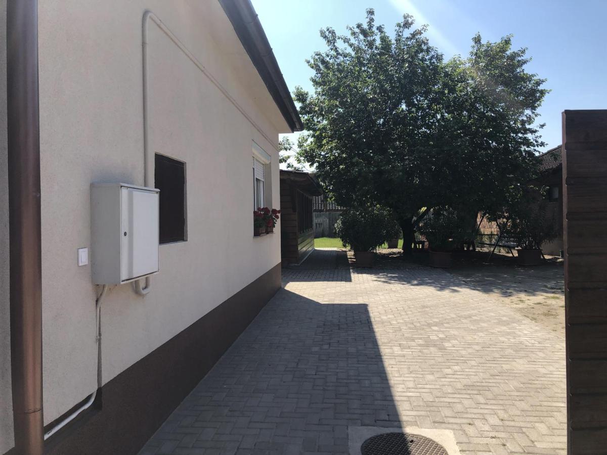 Ferienwohnung Bettina Vendeghaz Kiskoros Exterior foto