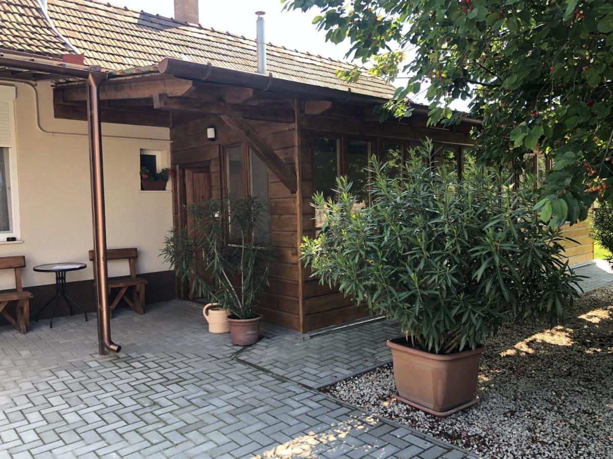 Ferienwohnung Bettina Vendeghaz Kiskoros Exterior foto